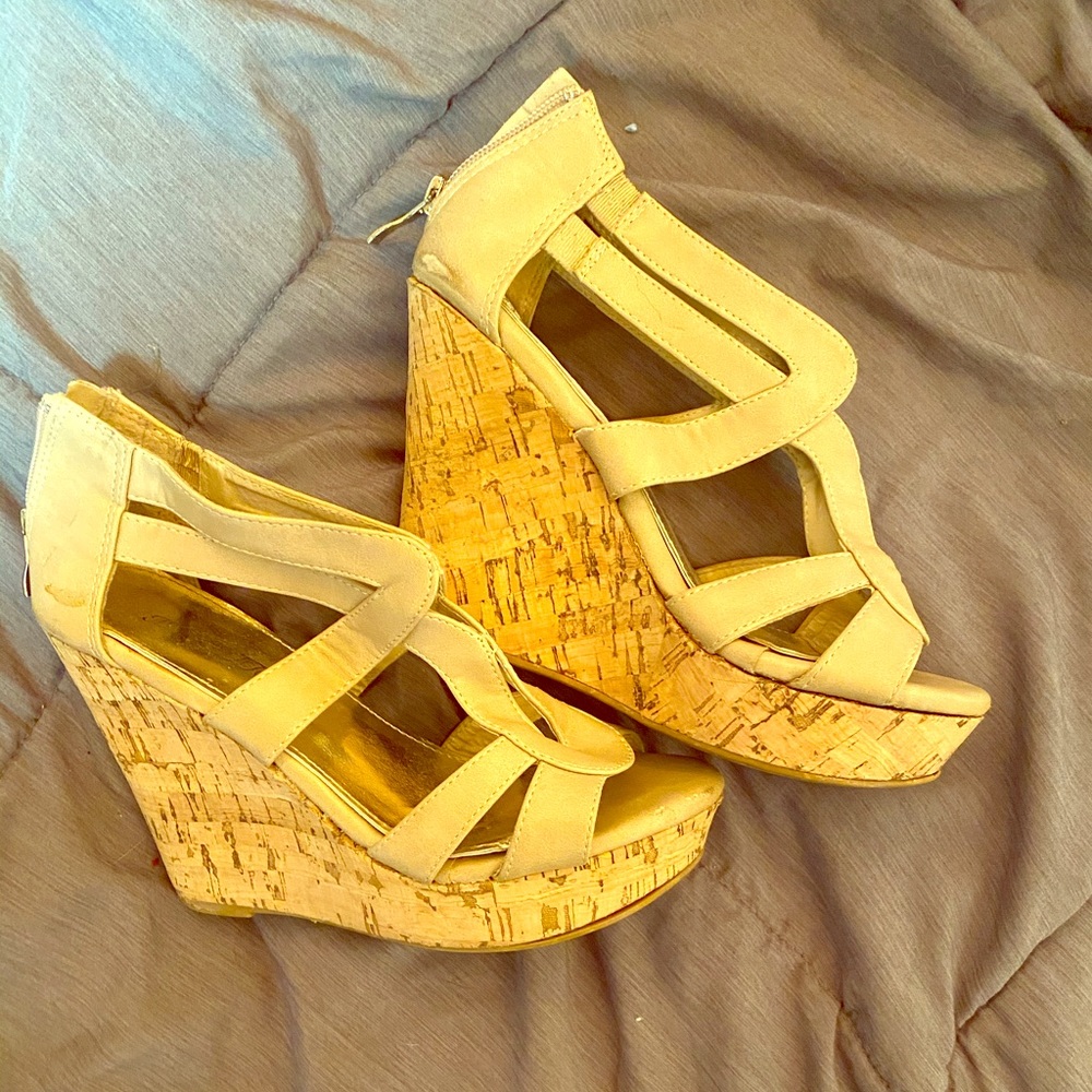 Tan wedges!